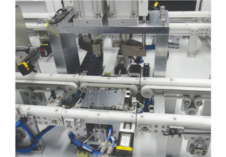 分流器铆压组装设备